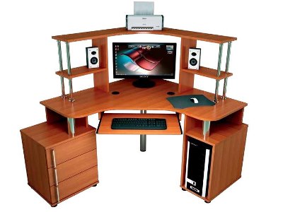 Компьютерный стол 2005 года
